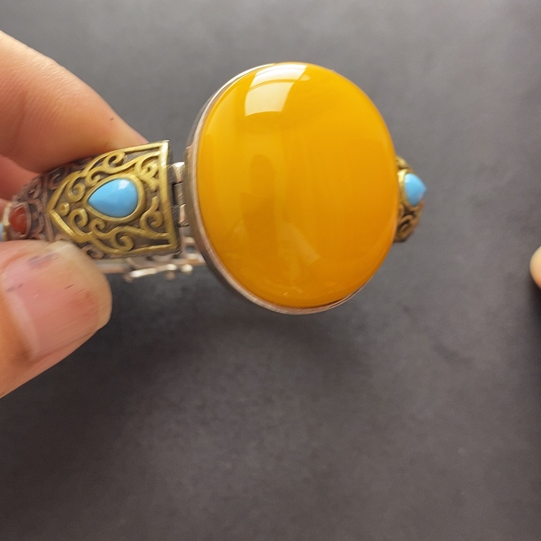 琥珀未镶嵌裸石手镯