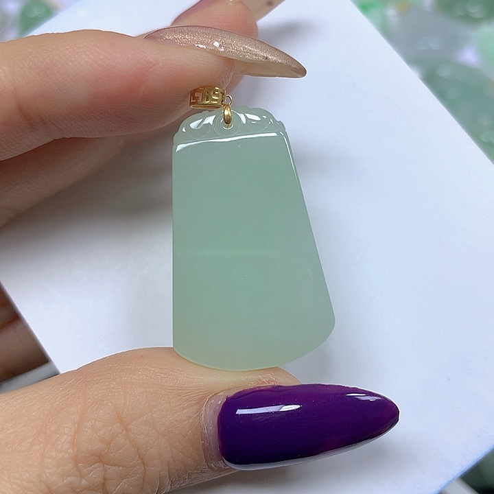 翡翠18K金镶嵌颈饰挂件