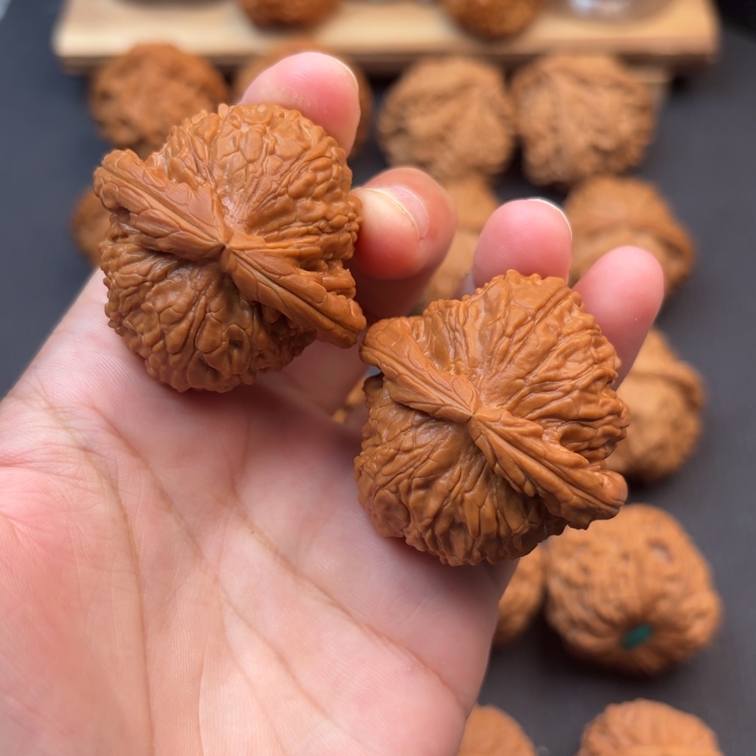 文玩核桃把件闷白43