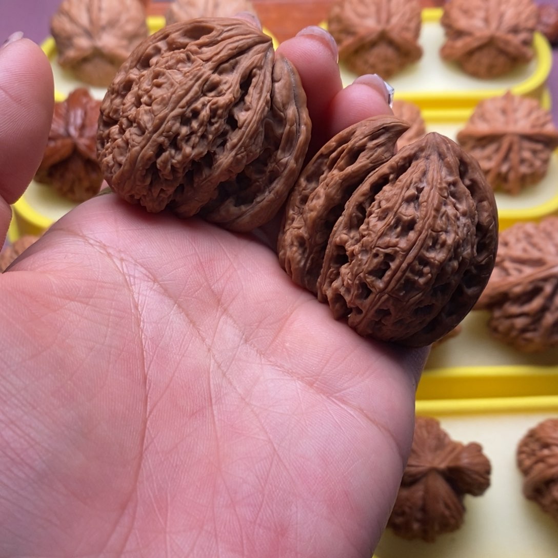 桃核把件南疆牛42南疆牛