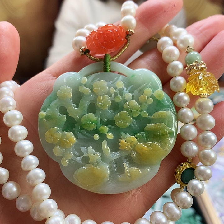 翡翠颈饰未镶嵌吊坠