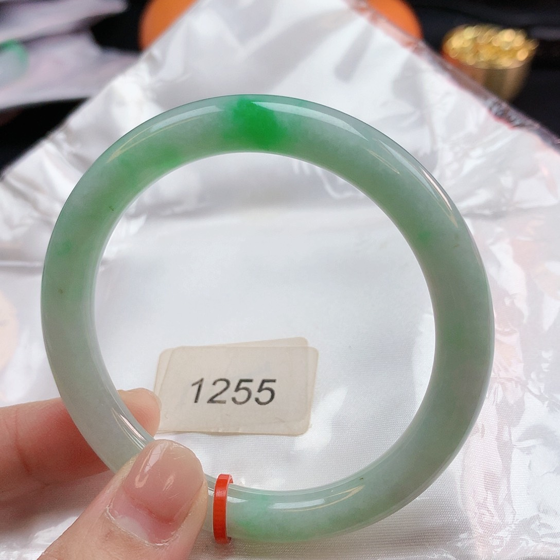 翡翠手镯未镶嵌55圈圆1255