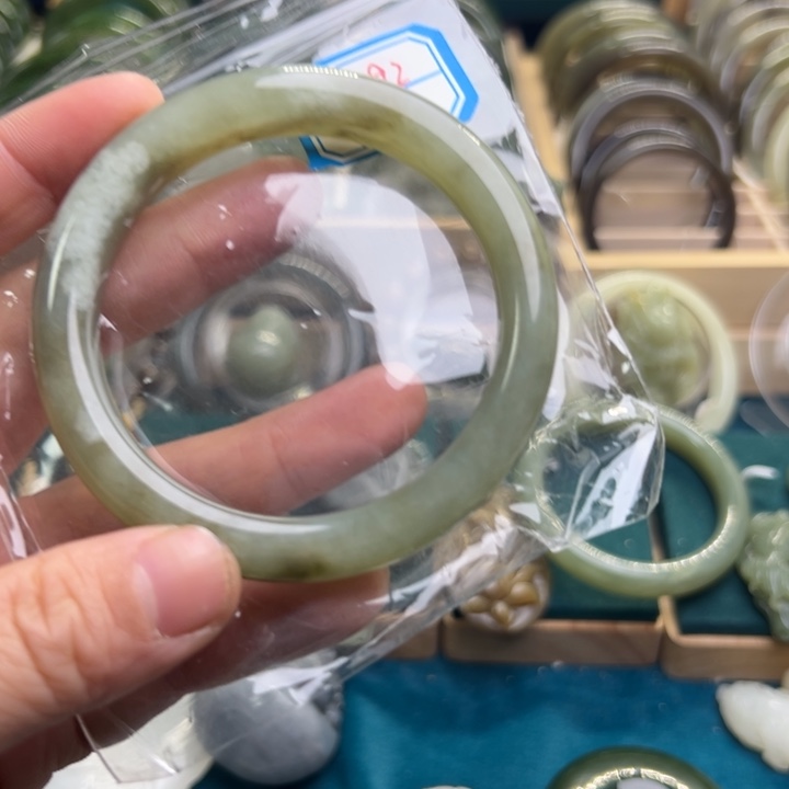 和田玉手镯未镶嵌58.7圈围M092