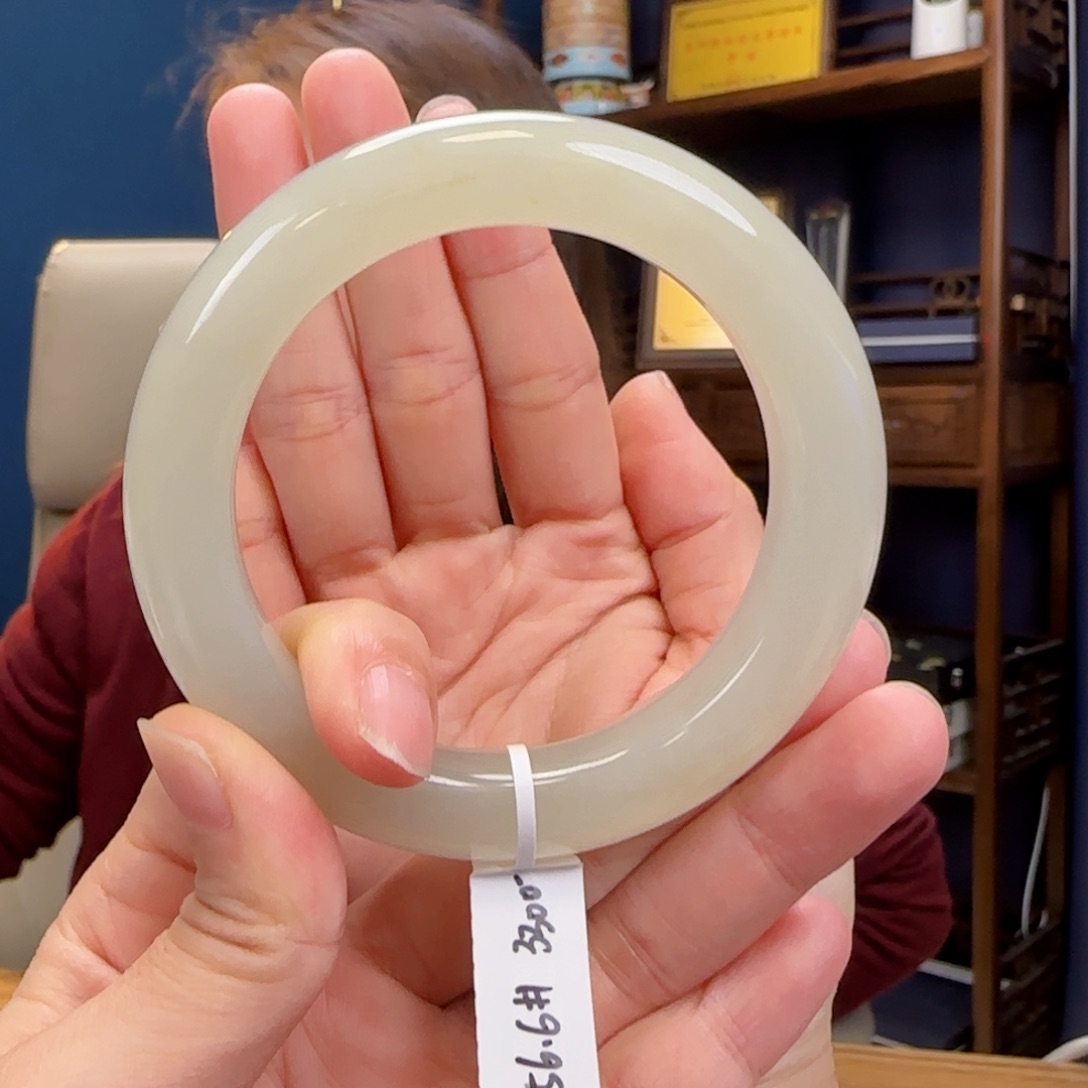 和田玉未镶嵌手镯56.6，11111111