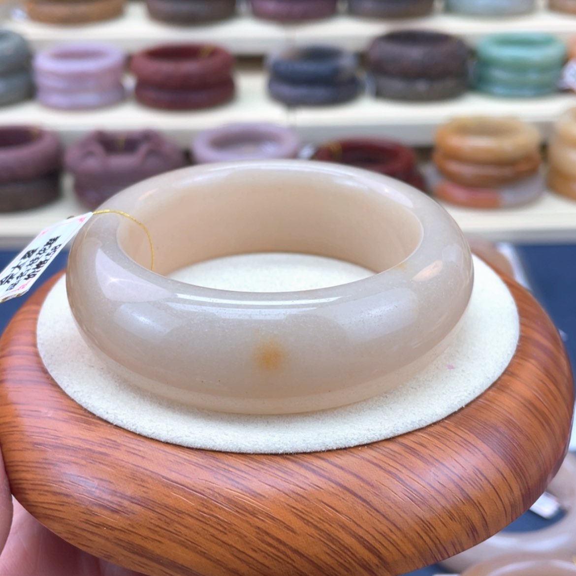 【闪购商品】石英质玉手镯未镶嵌