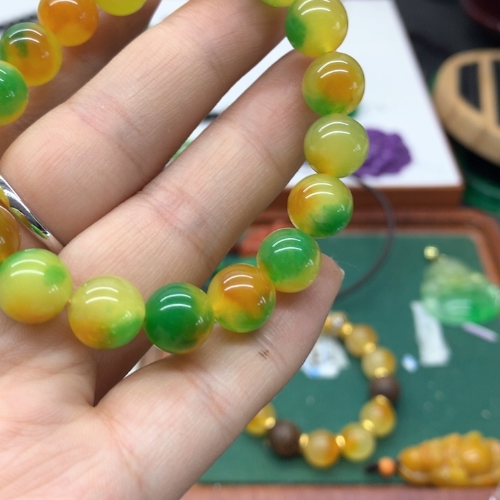 颈饰未镶嵌翡翠吊坠