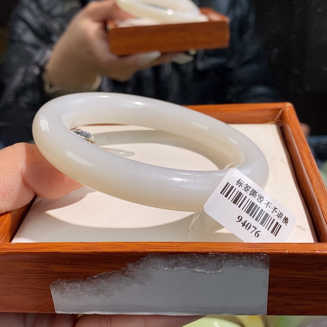 和田玉未镶嵌手镯58.2