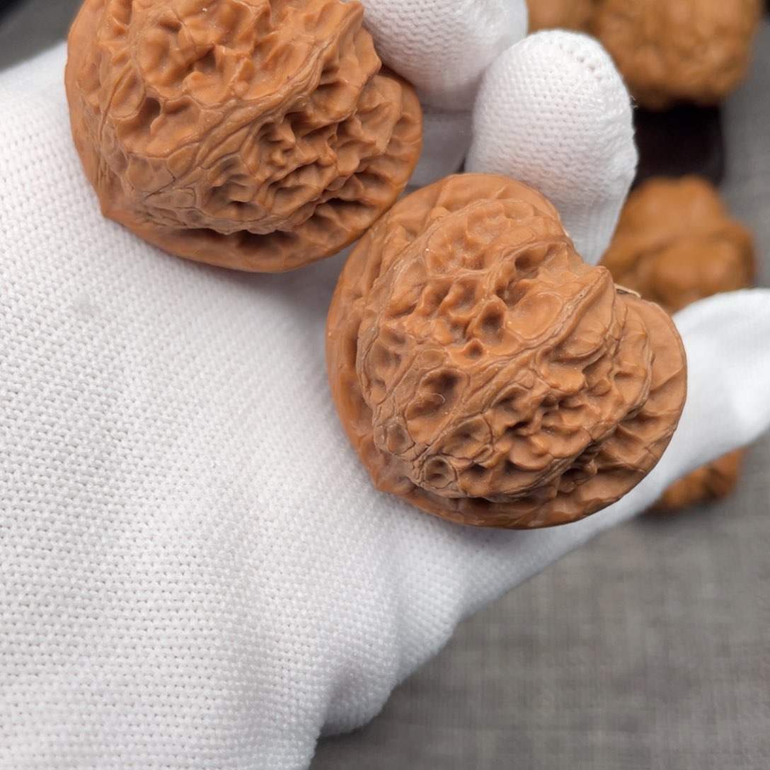 文玩核桃把件38桃心宫灯