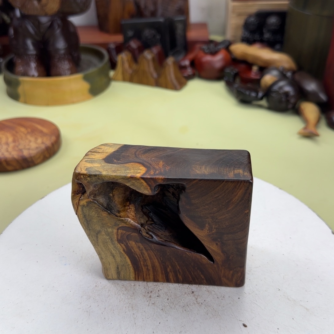 大果紫檀（缅甸花梨）西*