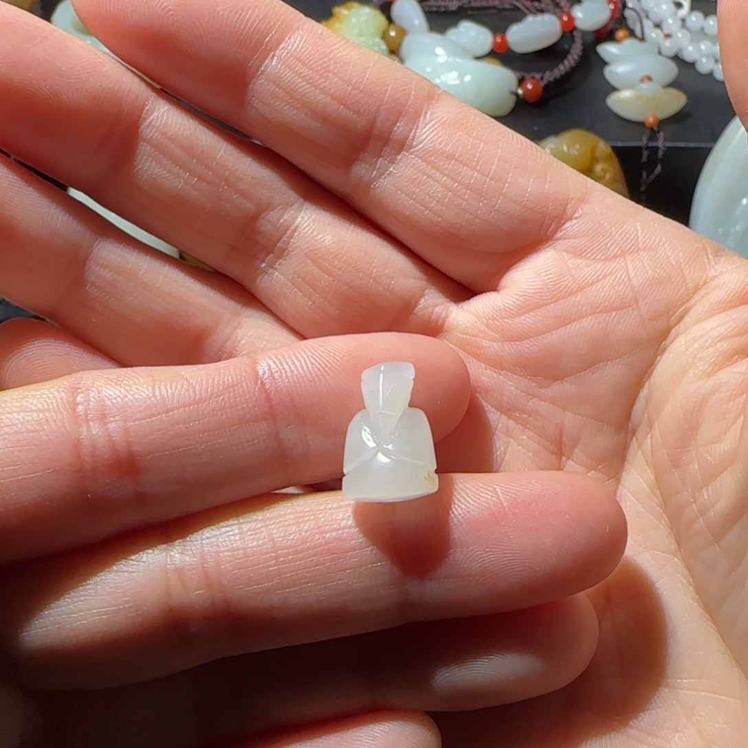 和田玉颈饰未镶嵌