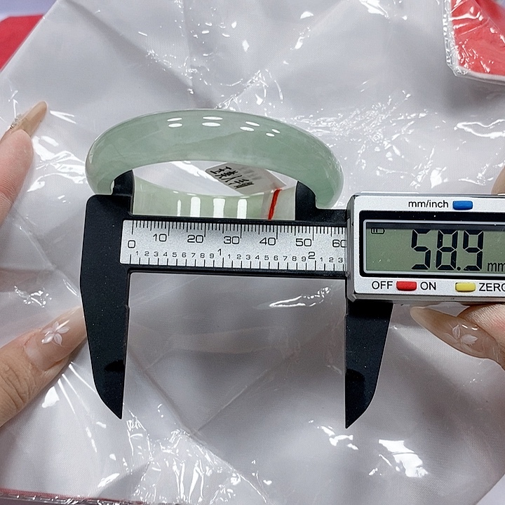 翡翠手镯未镶嵌31