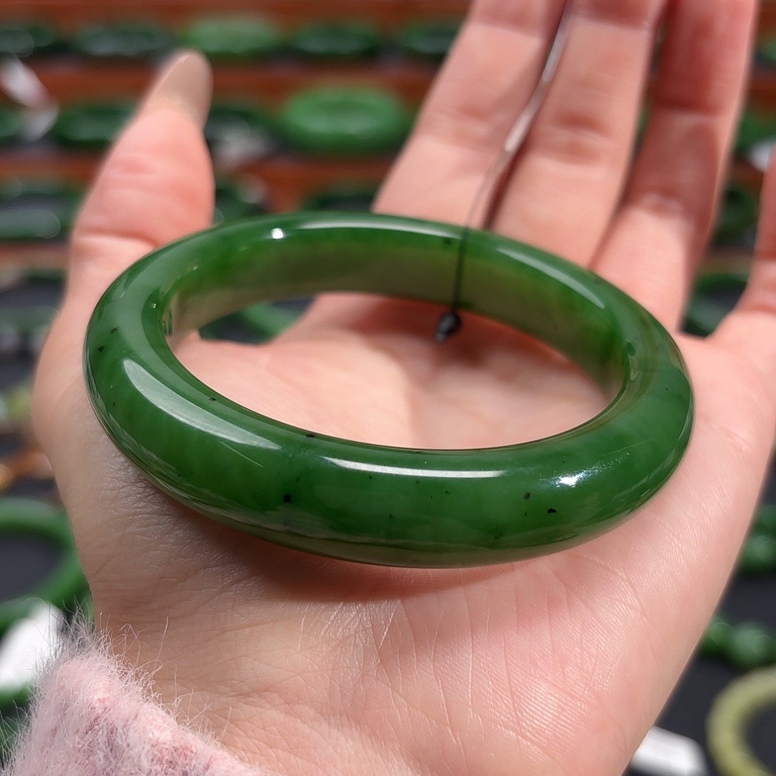 和田玉未镶嵌手镯56圈