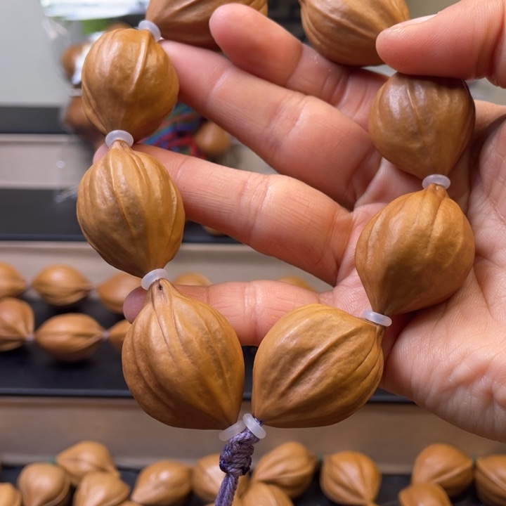 橄榄核手串/手链大**凡橄榄核等各种材料组成108