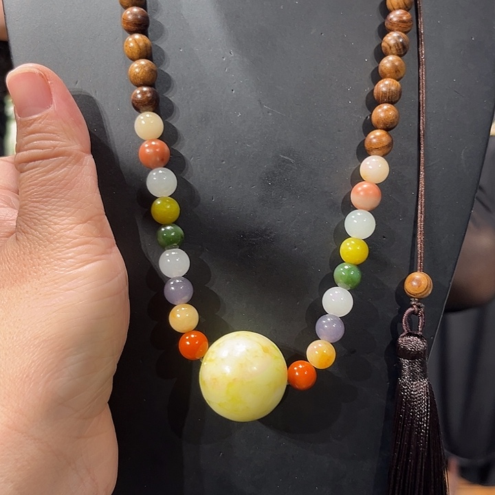 颈饰未镶嵌和田玉