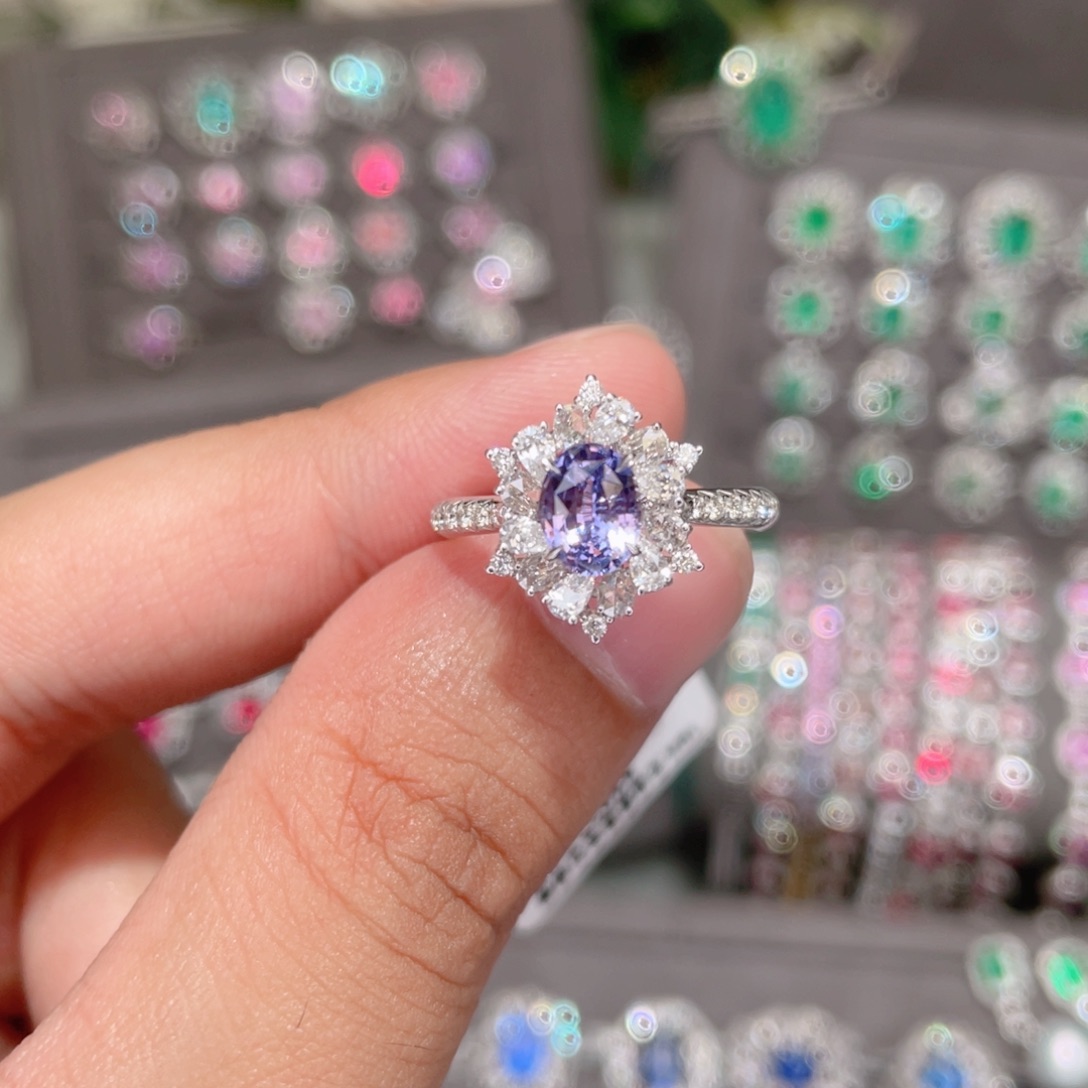 戒指彩色蓝宝石18K金镶嵌1.06ct 无烧