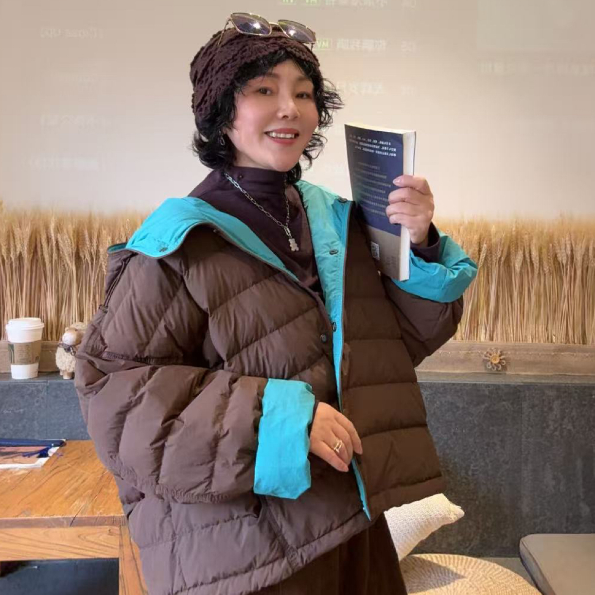 雪儿品集-拼色连帽排骨羽绒服
