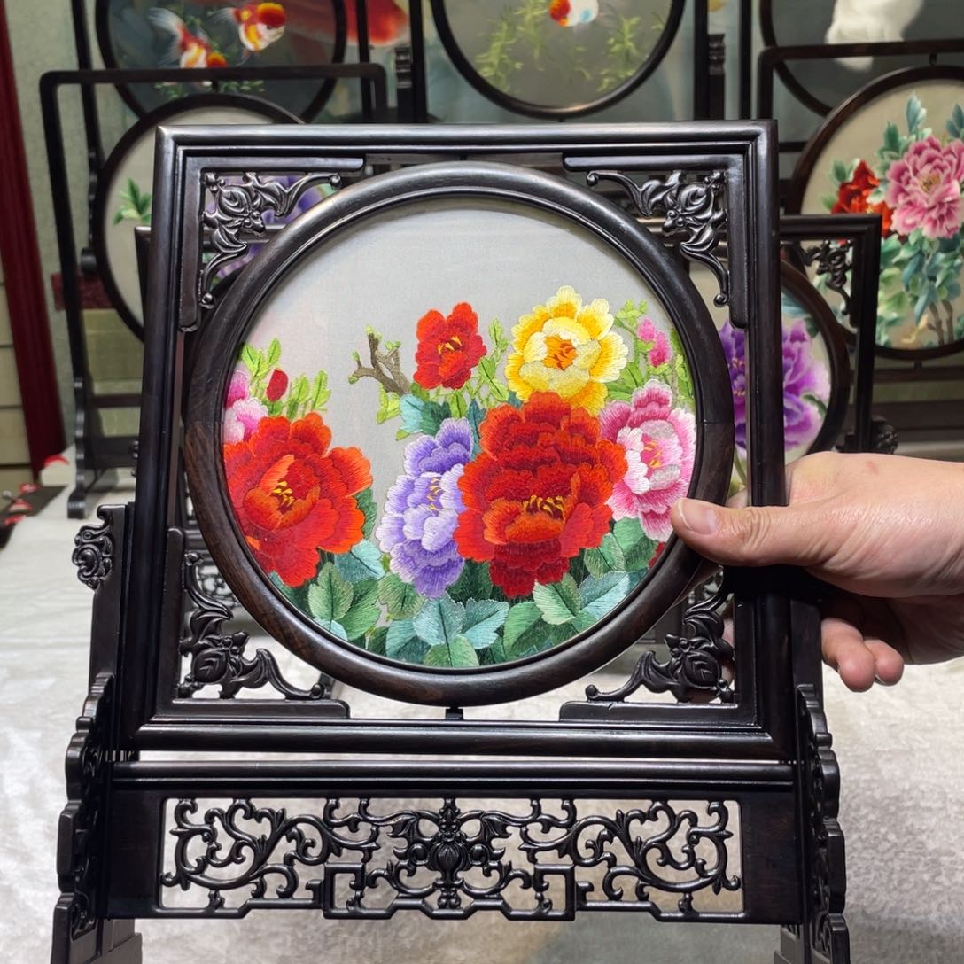 刺绣非遗传承摆件