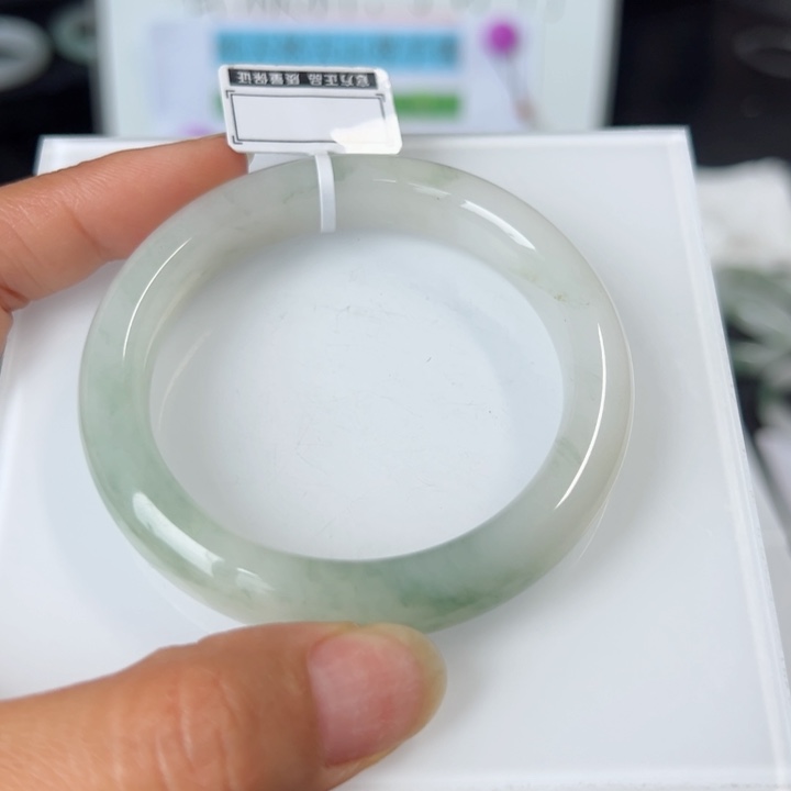 月***.未镶嵌手镯石英质玉（金丝玉）