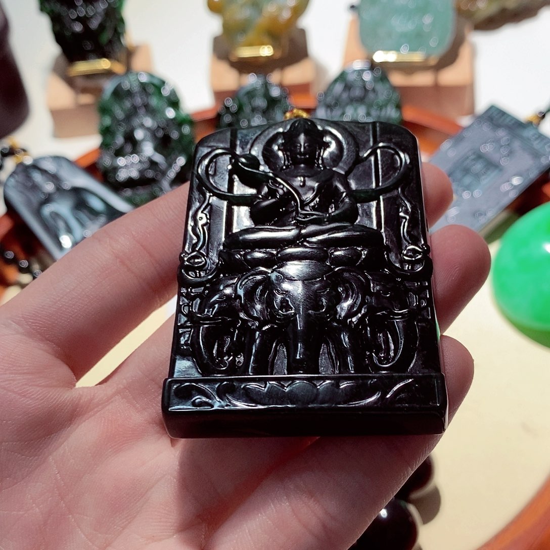 翡翠颈饰未镶嵌翡翠a