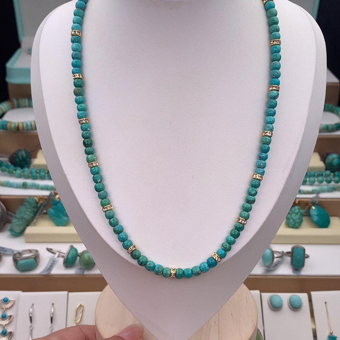 绿松石未镶嵌颈饰