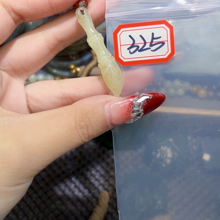 和田玉和田玉边角料随机发未镶嵌