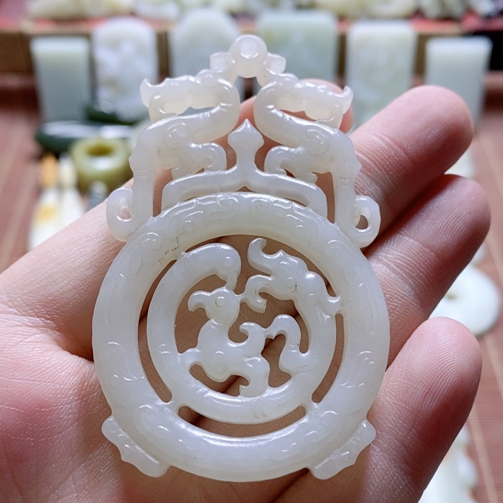 和田玉颈饰未镶嵌