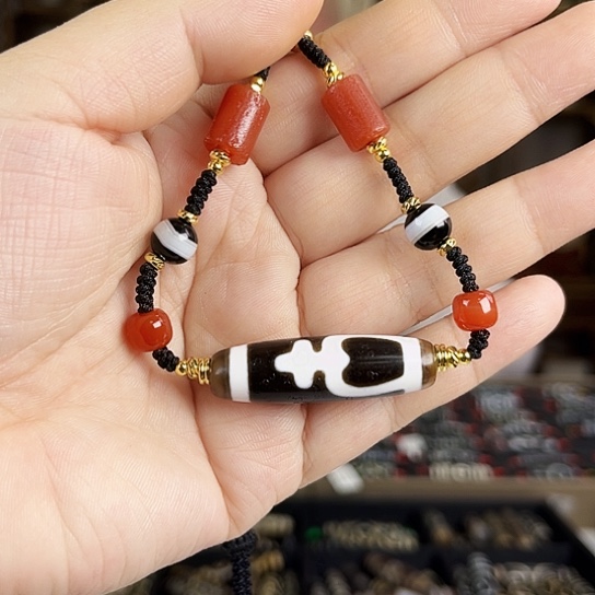 玛瑙/玉髓颈饰合金