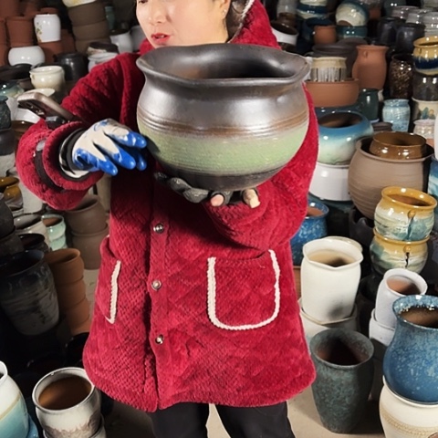 口25高18瑕疵盆子。  