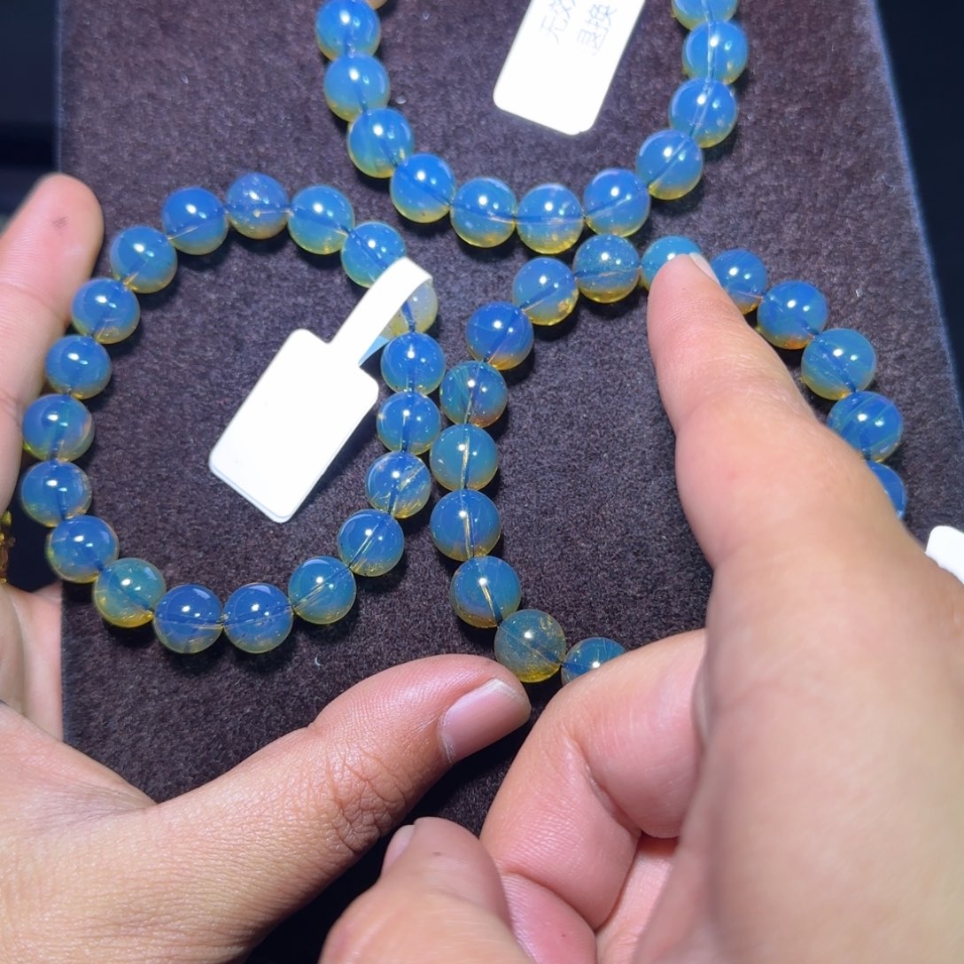 琥珀未镶嵌裸石多样性发货其中一件