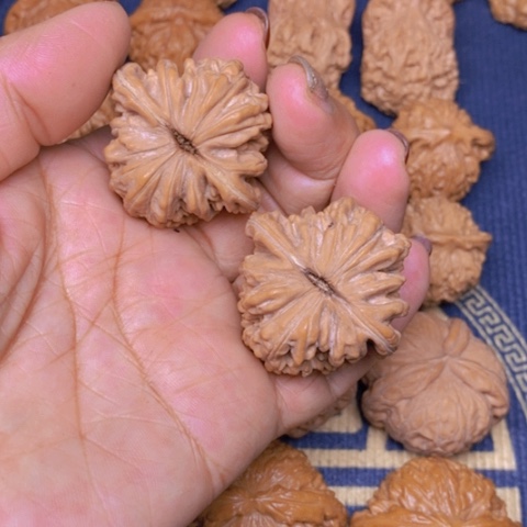 【闪购商品】文玩核桃吊坠四座楼40