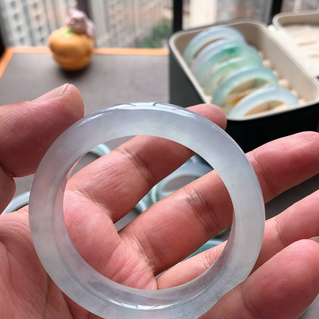未镶嵌手镯翡翠天然翡翠手镯