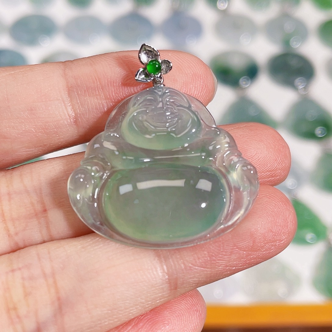 颈饰18K金镶嵌翡翠吊坠