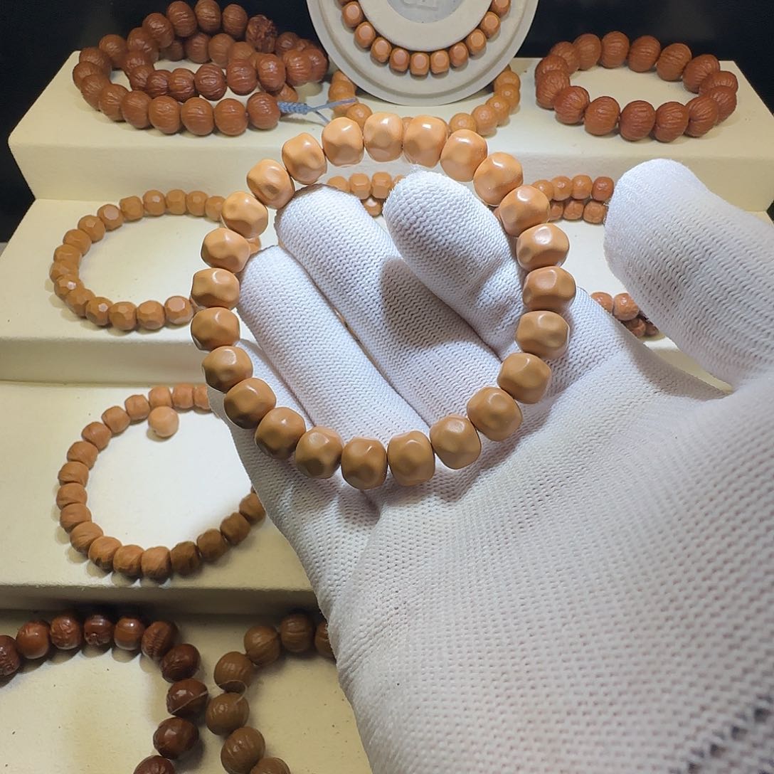 猴头核桃手串猴头核桃雕刻深奶酪