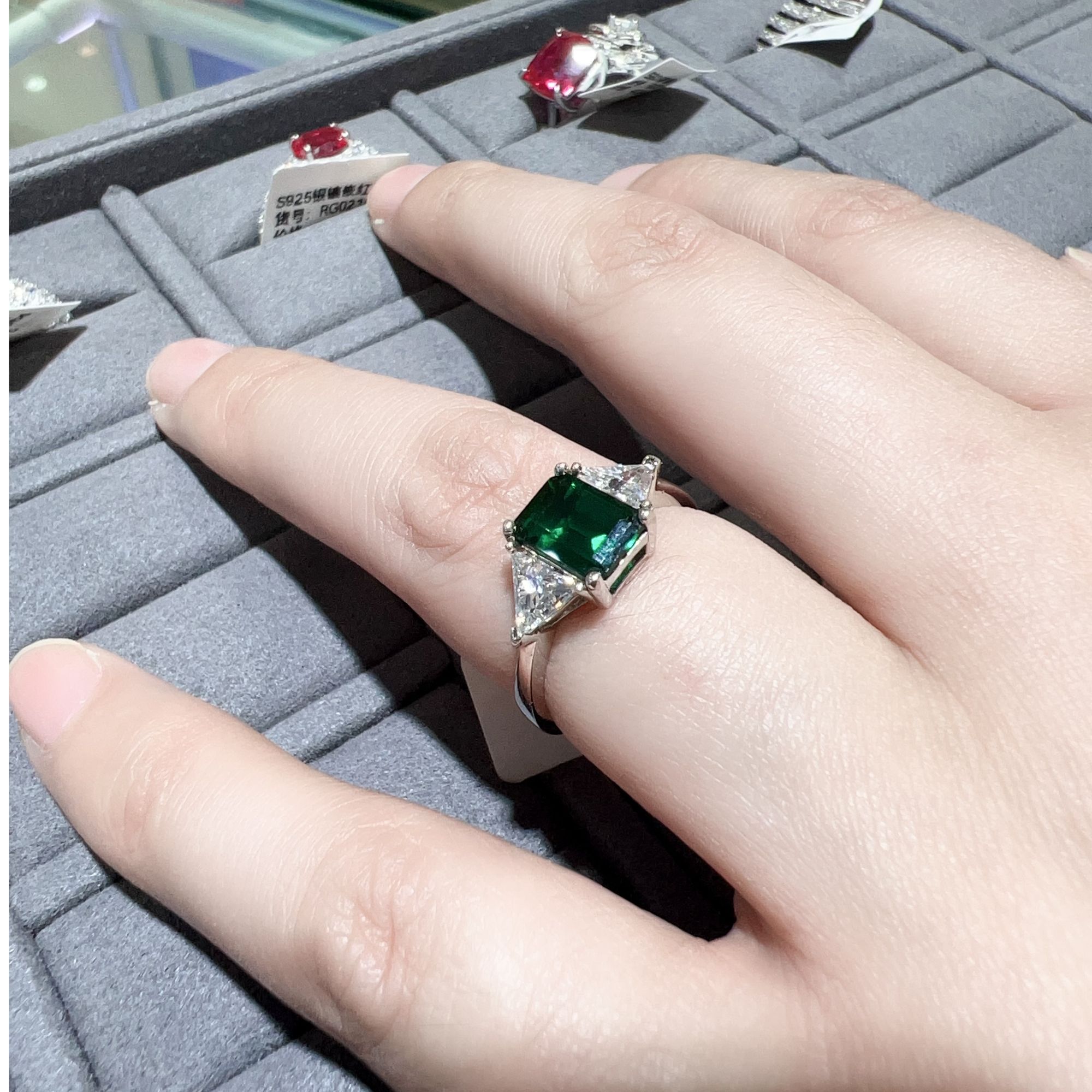 培育祖母绿S925银镶嵌戒指R3-0008