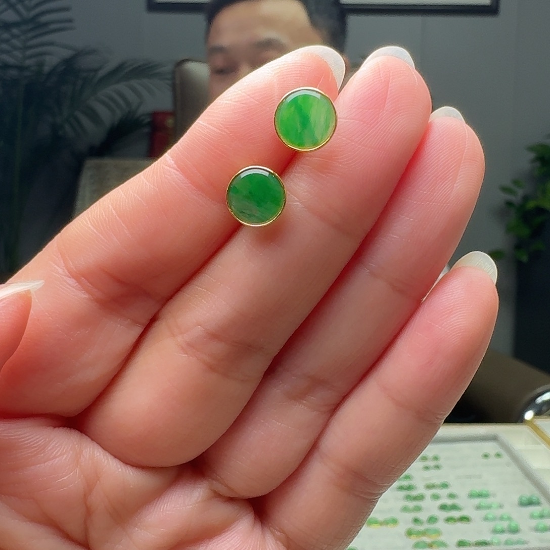 翡翠18K金镶嵌耳饰天然