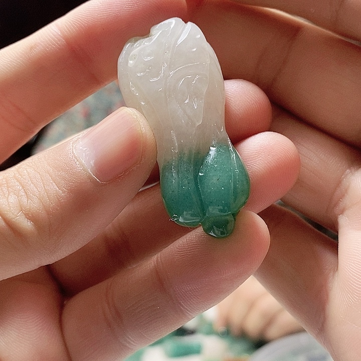 石英质玉未镶嵌颈饰