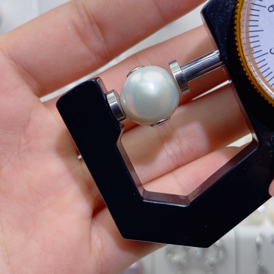 淡水珍珠吊坠(赠链)银S925镶嵌