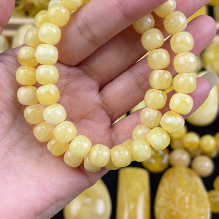 琥珀珠宝奇石未镶嵌琥珀，多样性发其一