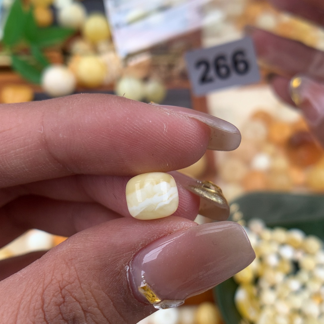 琥珀珠宝奇石未镶嵌8.5