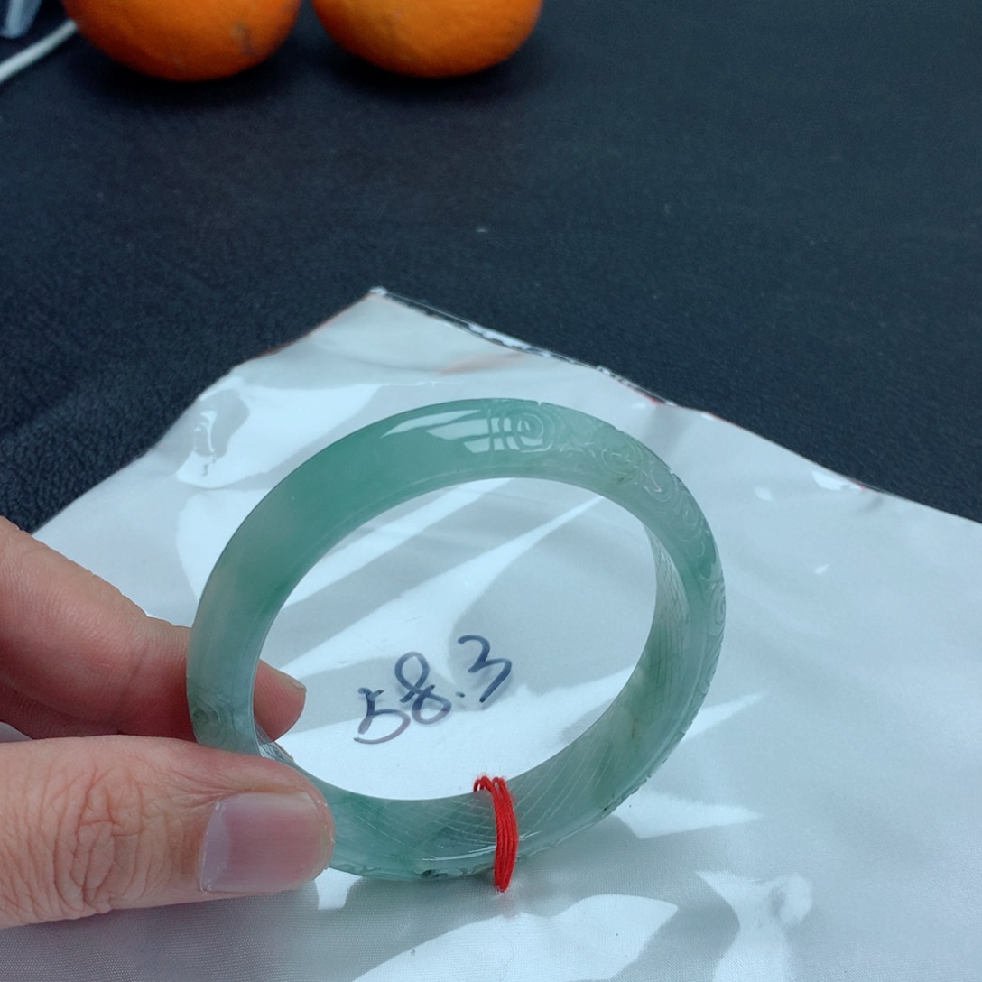 翡翠手镯未镶嵌翡翠手镯