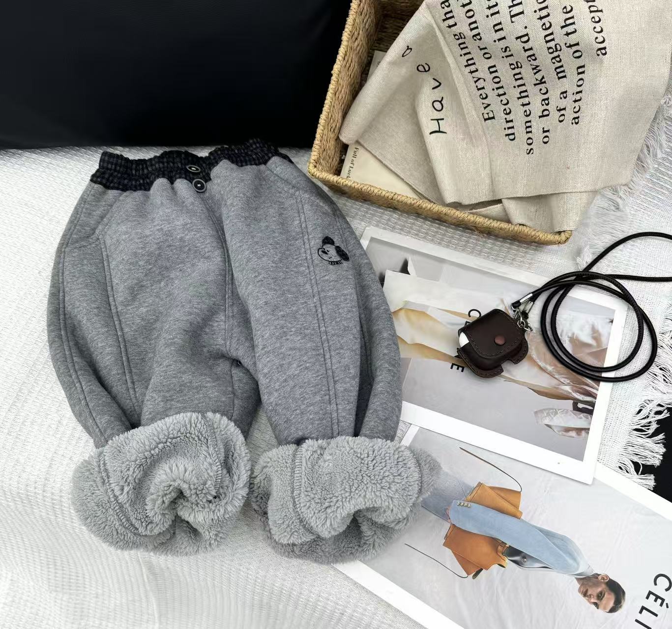 2025儿童运动风加厚休闲裤男冬季保暖裤长裤童装休闲风卫裤