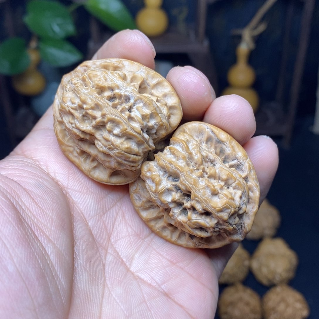 文玩核桃吊坠38靠山王