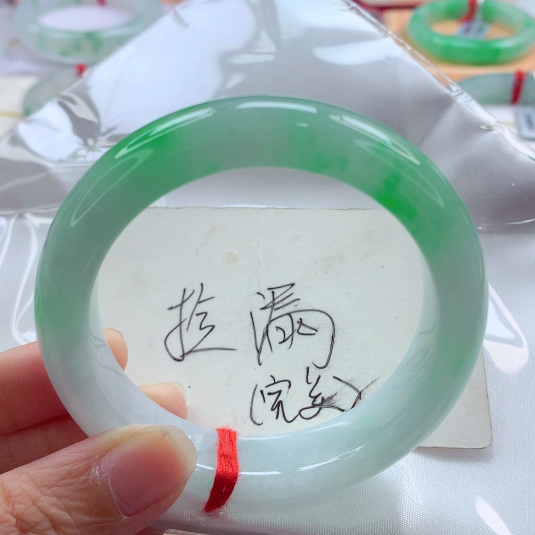 翡翠手镯未镶嵌54白底青完美超漏A