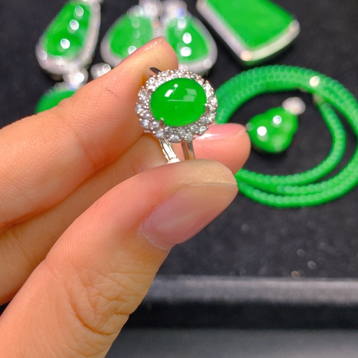 翡翠戒指银S925镶嵌一个