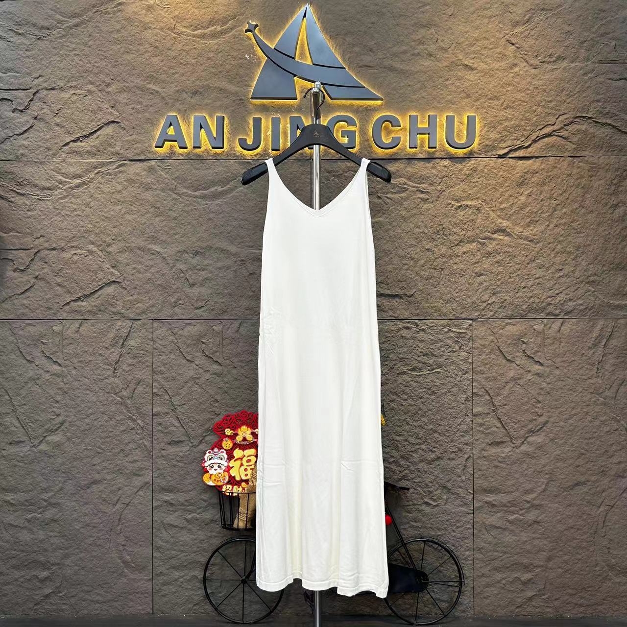 夏季新款无袖吊带连衣裙显瘦修身打底冰丝吊带针织连衣裙