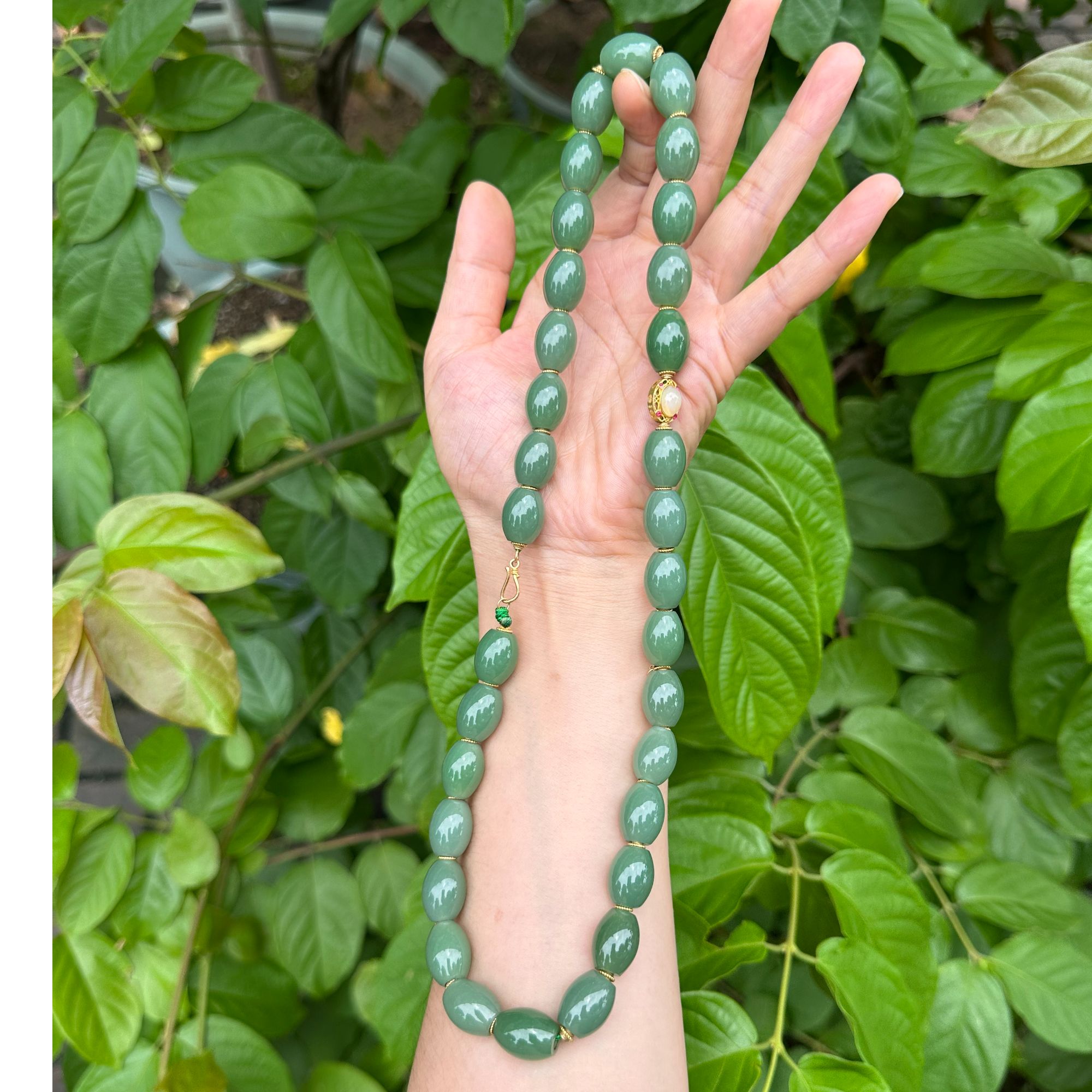 七号矿和田玉粉青枣珠项链16×12