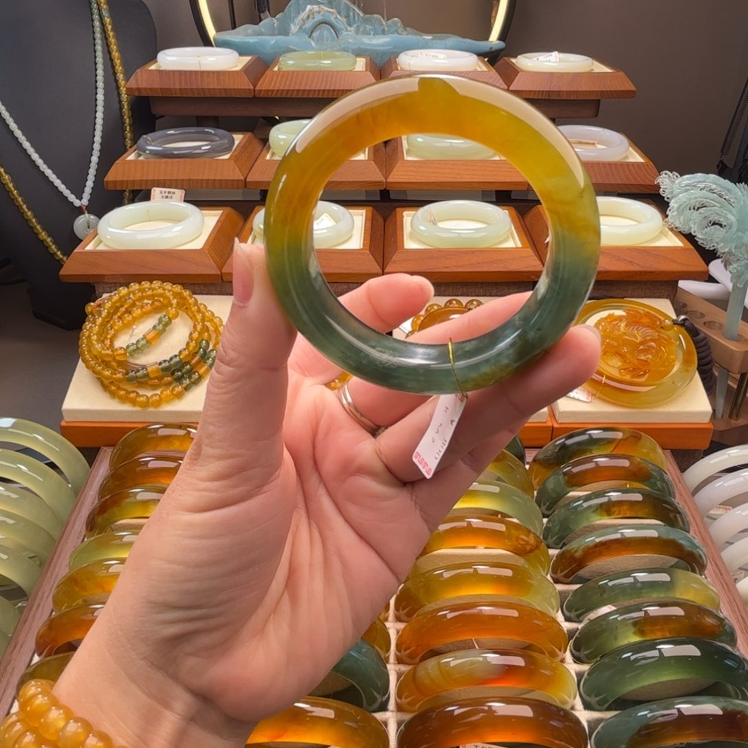 蛇纹石玉未镶嵌手镯56