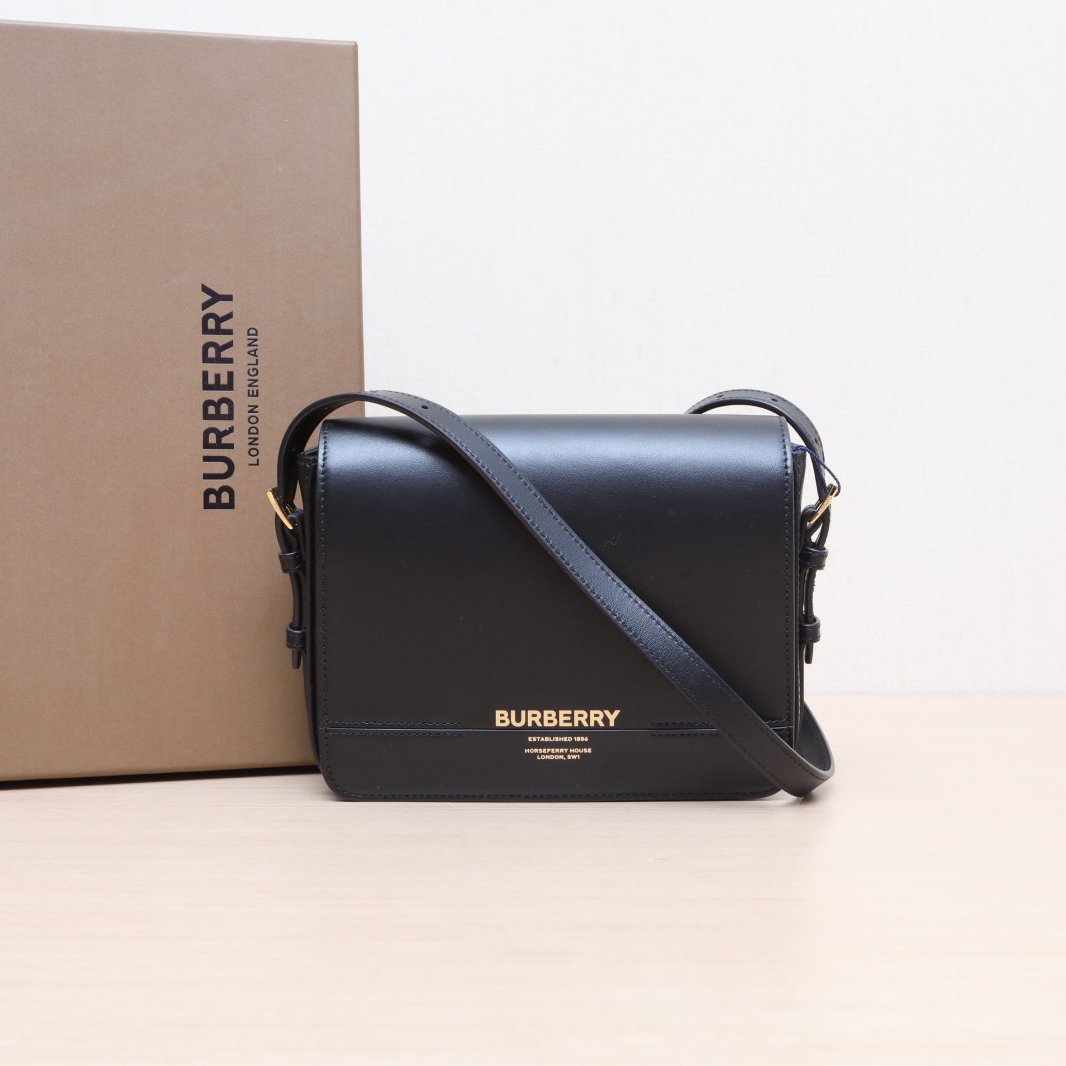 95新 BURBERRY/博柏利  黑色 皮革C 斜挎包 P205639026