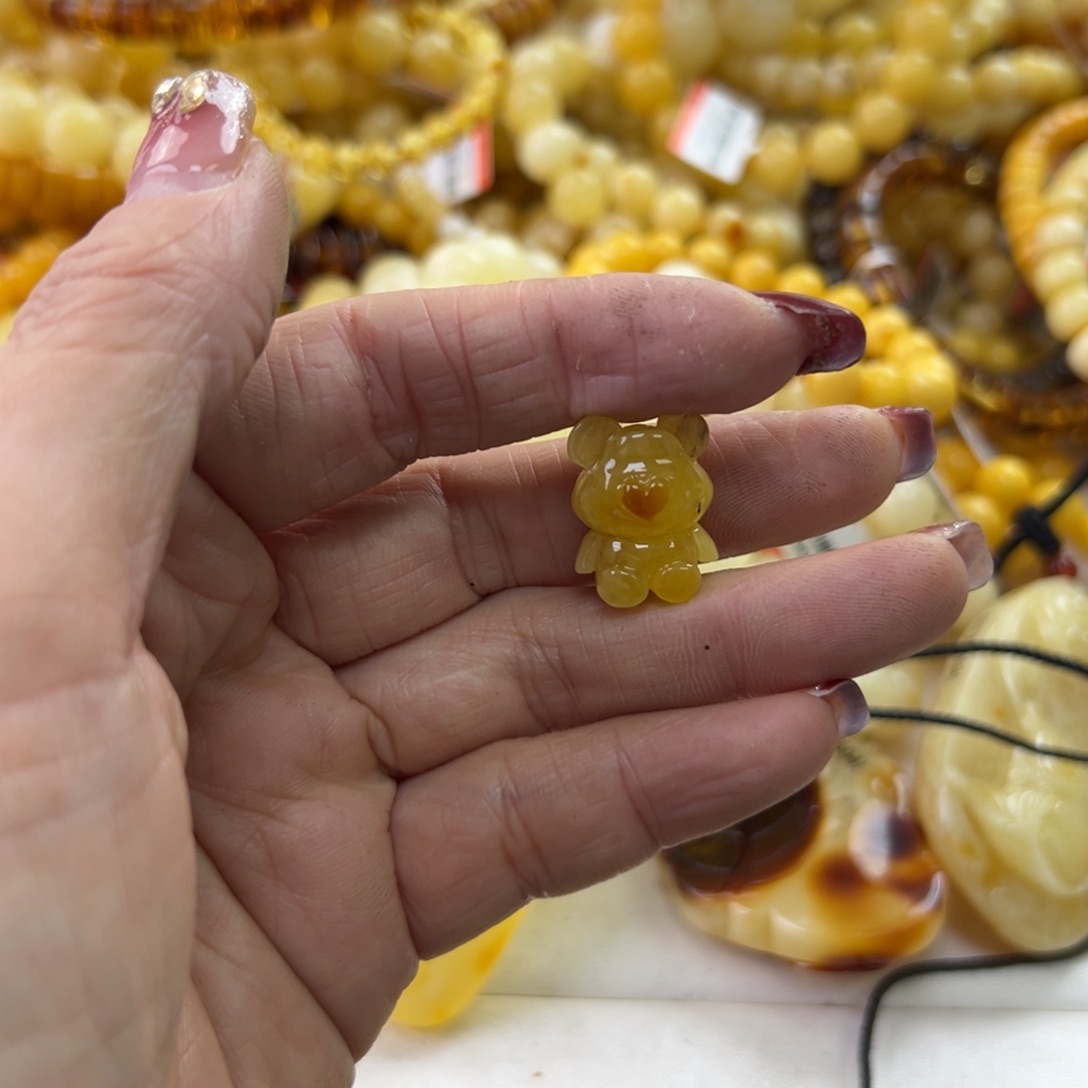 琥珀珠宝奇石未镶嵌