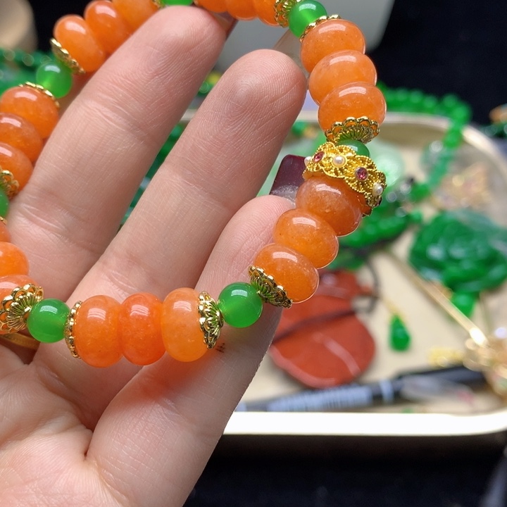 翡翠颈饰未镶嵌吊坠